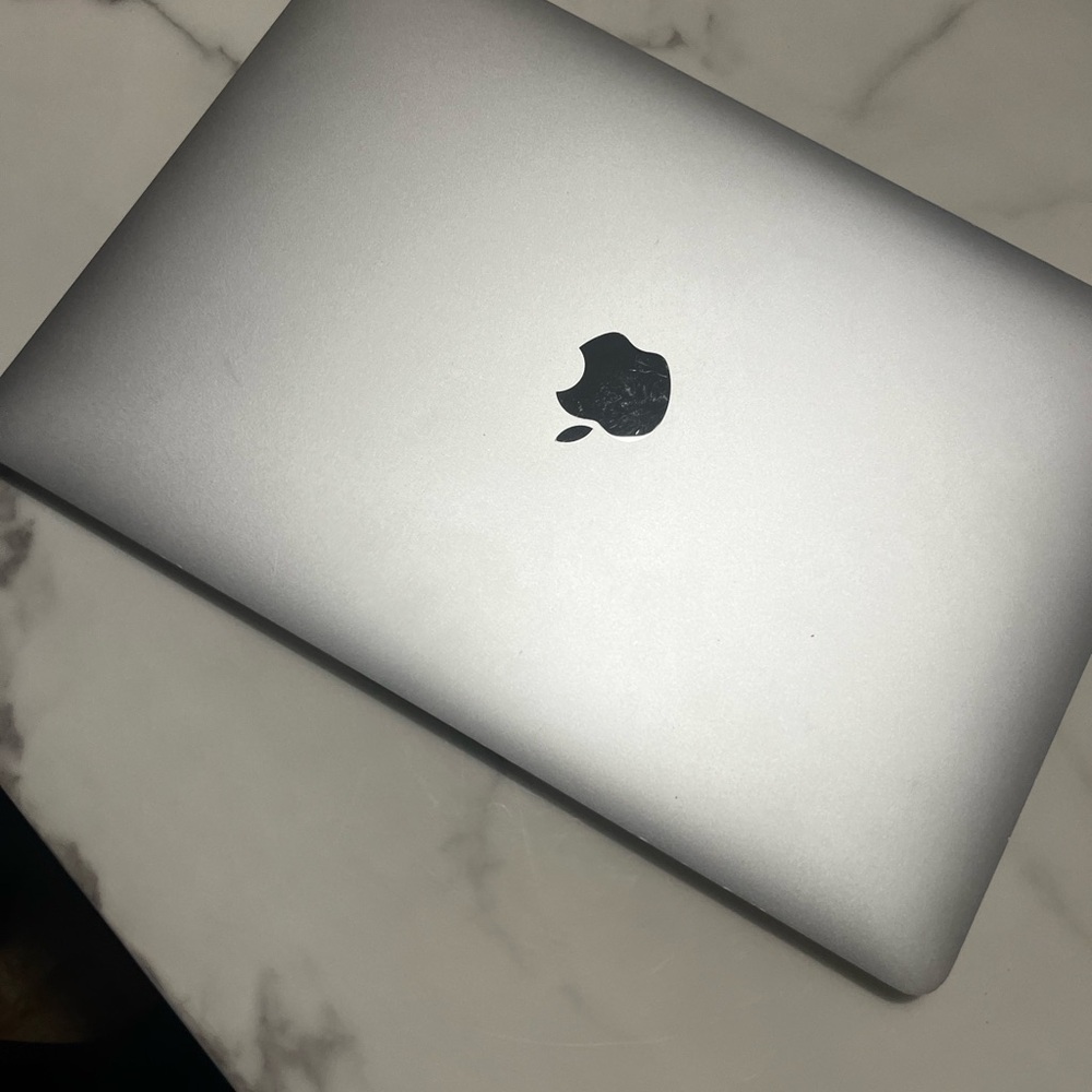 Apple MacBook - Sleek Silver Finish